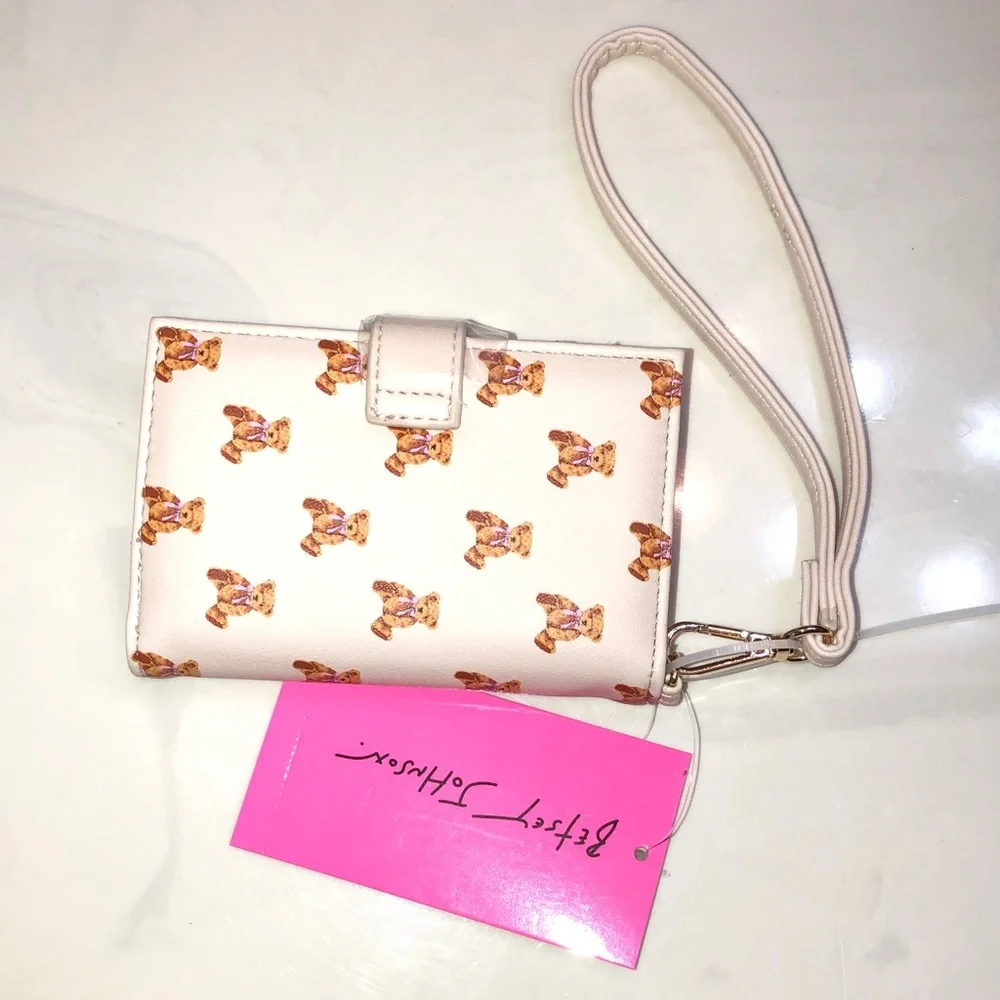 Betsey Johnson neutral cream